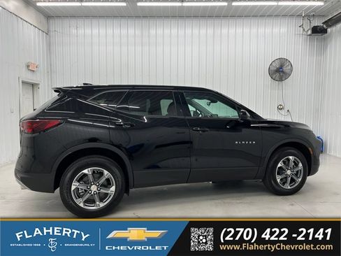 Used 2026 Chevrolet Blazer LT FWD image 2