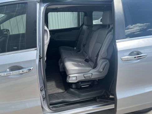 Used 2023 Honda Odyssey Touring image 12