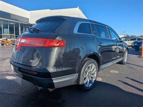 Used 2014 Lincoln MKT FWD image 4