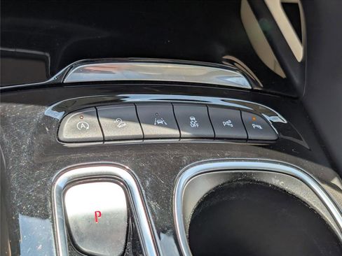 Used 2023 Buick Envision Avenir AWD/4WD image 28