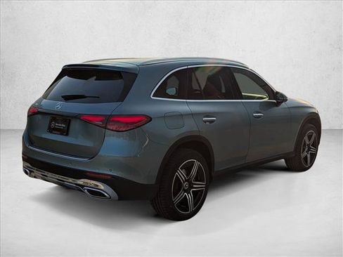 Used 2026 Mercedes-Benz GLC 300 image 2