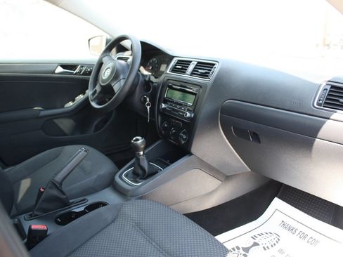 Used 2012 Volkswagen Jetta S FWD image 5