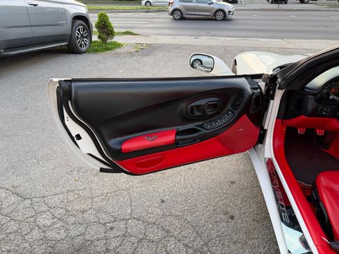 Used 2002 Chevrolet Corvette Convertible w/ Preferred Equipment Group2 image 11