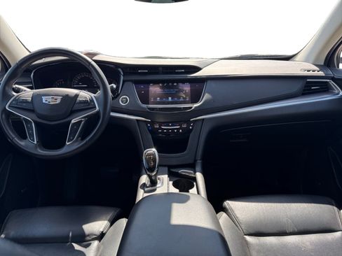 Used 2017 Cadillac XT5 Premium Luxury w/ Driver Assist Package FWD image 12