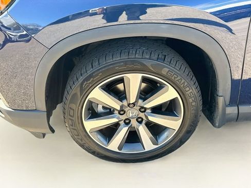 Certified 2025 Honda Pilot Touring image 38