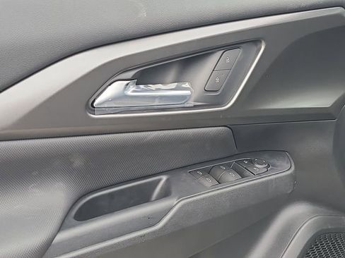 New 2026 Chevrolet Equinox EV LT w/ LPO, Blackout Package FWD image 20