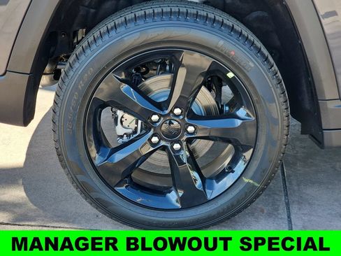 New 2026 Jeep Grand Cherokee Limited w/ Limited Altitude Package AWD/4WD image 39