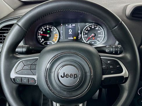 Used 2020 Jeep Renegade Latitude FWD image 12