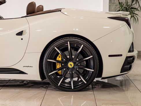 Used 2012 Ferrari California image 7