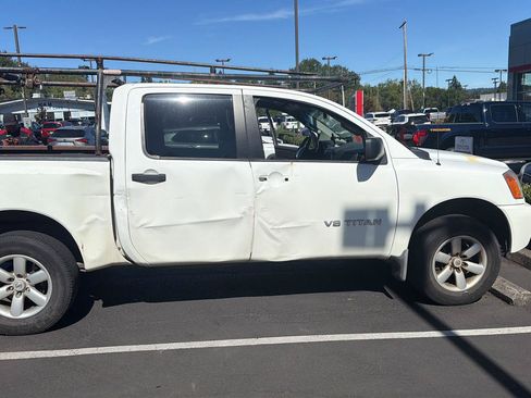 Used 2015 Nissan Titan S AWD/4WD image 6