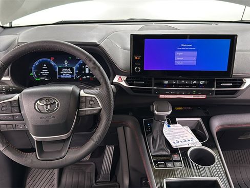 New 2026 Toyota Sienna XSE image 9