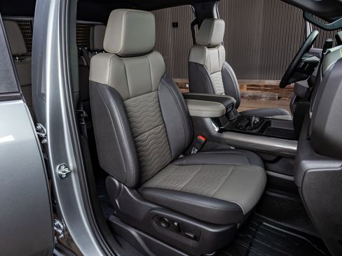 Used 2026 Chevrolet Silverado 2500 ZR2 w/ LPO, Dark Essentials Package image 29