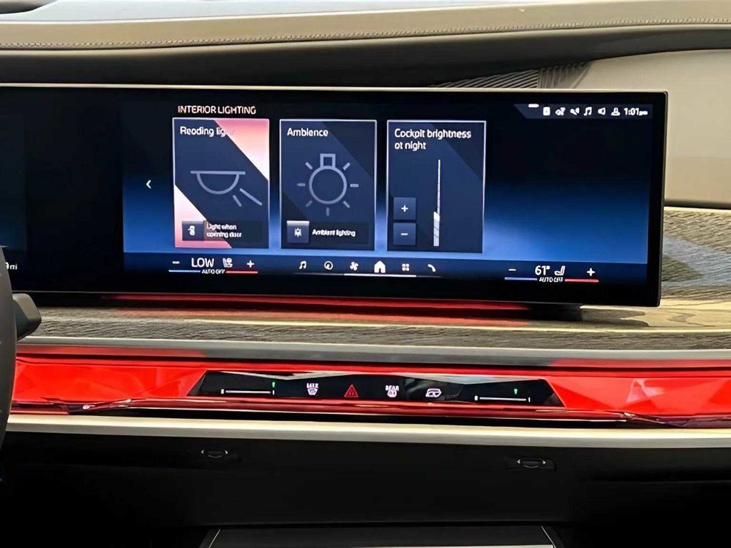 Used 2024 BMW i7 xDrive60 AWD/4WD image 19