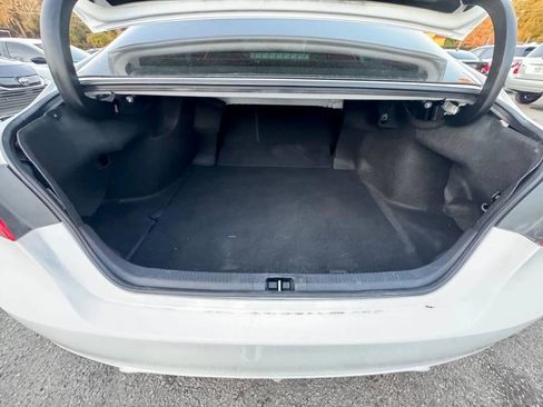 Used 2021 Toyota Camry SE image 25