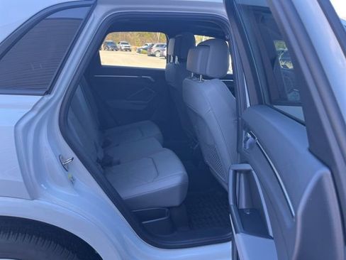 Used 2025 Audi Q3 2.0T Premium w/ Convenience Package image 32