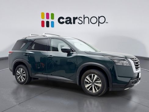 Used 2025 Nissan Pathfinder SL AWD/4WD image 7