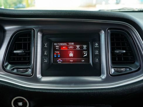 Used 2017 Dodge Challenger SXT RWD image 11