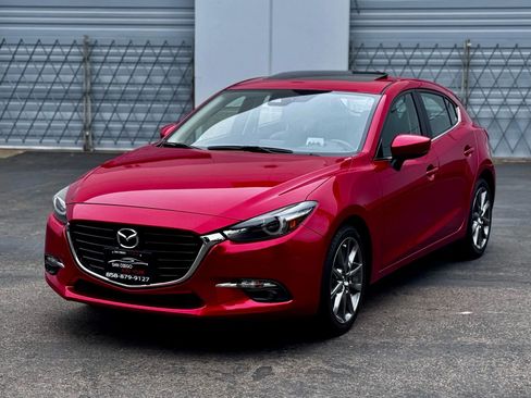 Used 2018 MAZDA MAZDA3 Grand Touring image 4