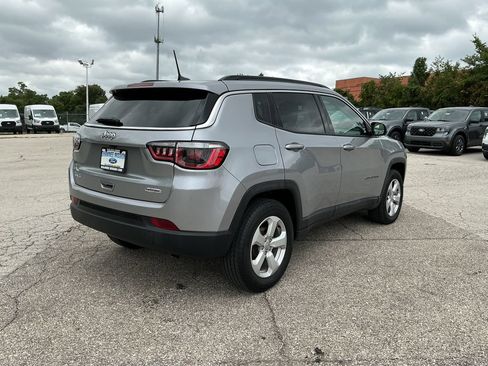 Used 2019 Jeep Compass Latitude AWD/4WD image 5