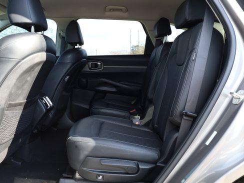 Used 2025 Kia Sorento EX image 14