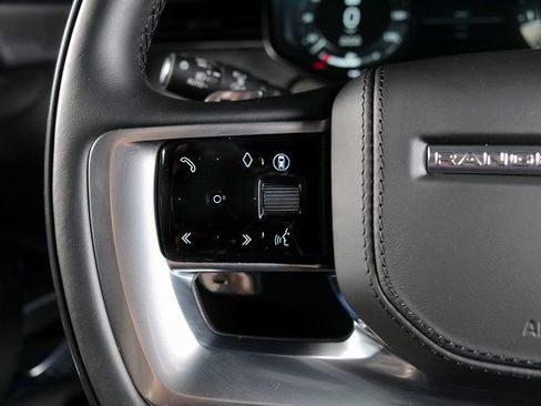 Used 2025 Land Rover Range Rover SE AWD/4WD image 18