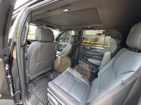 Used 2025 Chevrolet Suburban RST w/ Comfort Package AWD/4WD image 28
