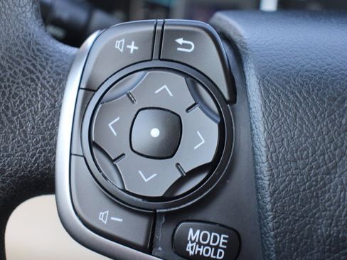 Used 2012 Toyota Camry LE FWD image 23