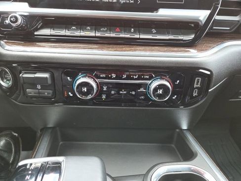 Used 2023 GMC Sierra 1500 Elevation w/ Preferred Package image 17