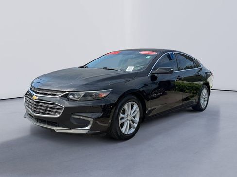 Used 2017 Chevrolet Malibu LT FWD image 2