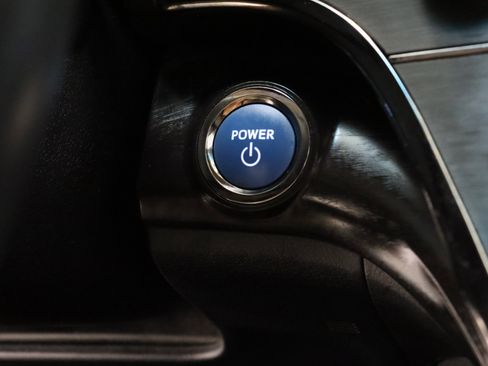 Used 2018 Toyota Avalon Limited FWD image 19