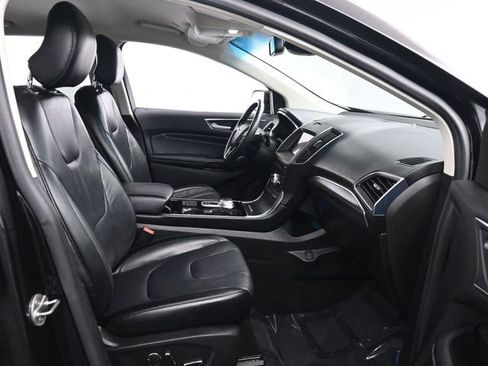 Used 2019 Ford Edge Titanium image 20