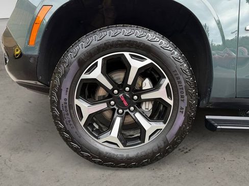 Certified 2025 GMC Yukon AT4 w/ AT4 Premium Package AWD/4WD image 14