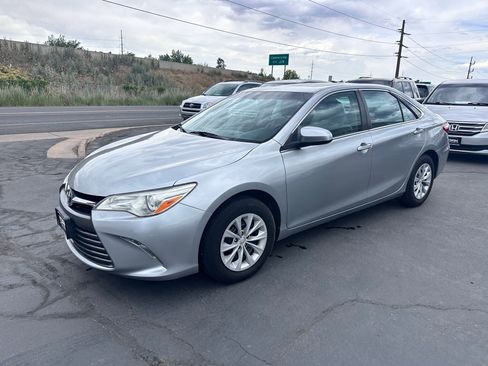 Used 2017 Toyota Camry LE w/ Moonroof Package FWD image 2