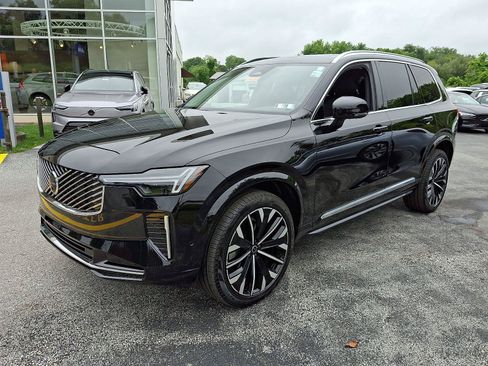 Certified 2026 Volvo XC90 B6 Plus AWD/4WD image 3