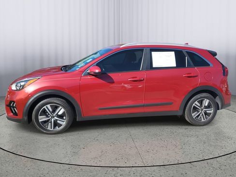Used 2020 Kia Niro LXS image 7