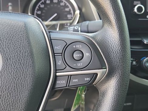 Used 2022 Toyota Camry LE image 22