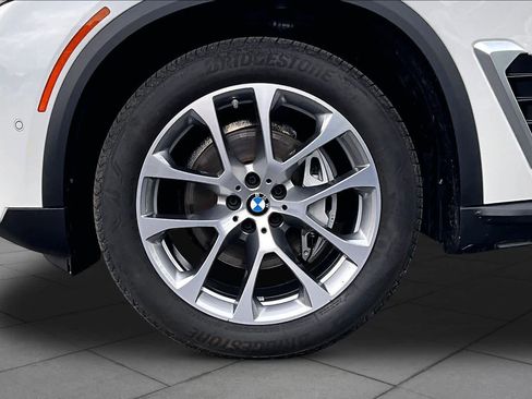 Certified 2025 BMW X5 xDrive40i w/ Climate Comfort Package AWD/4WD image 11