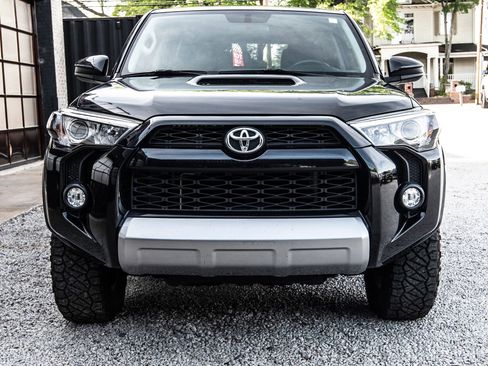 Used 2017 Toyota 4Runner TRD Off-Road image 4
