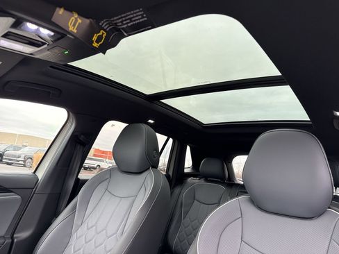 New 2026 Volkswagen Tiguan SEL R-Line image 23