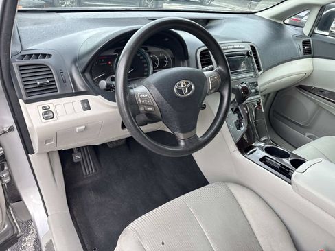 Used 2011 Toyota Venza image 22