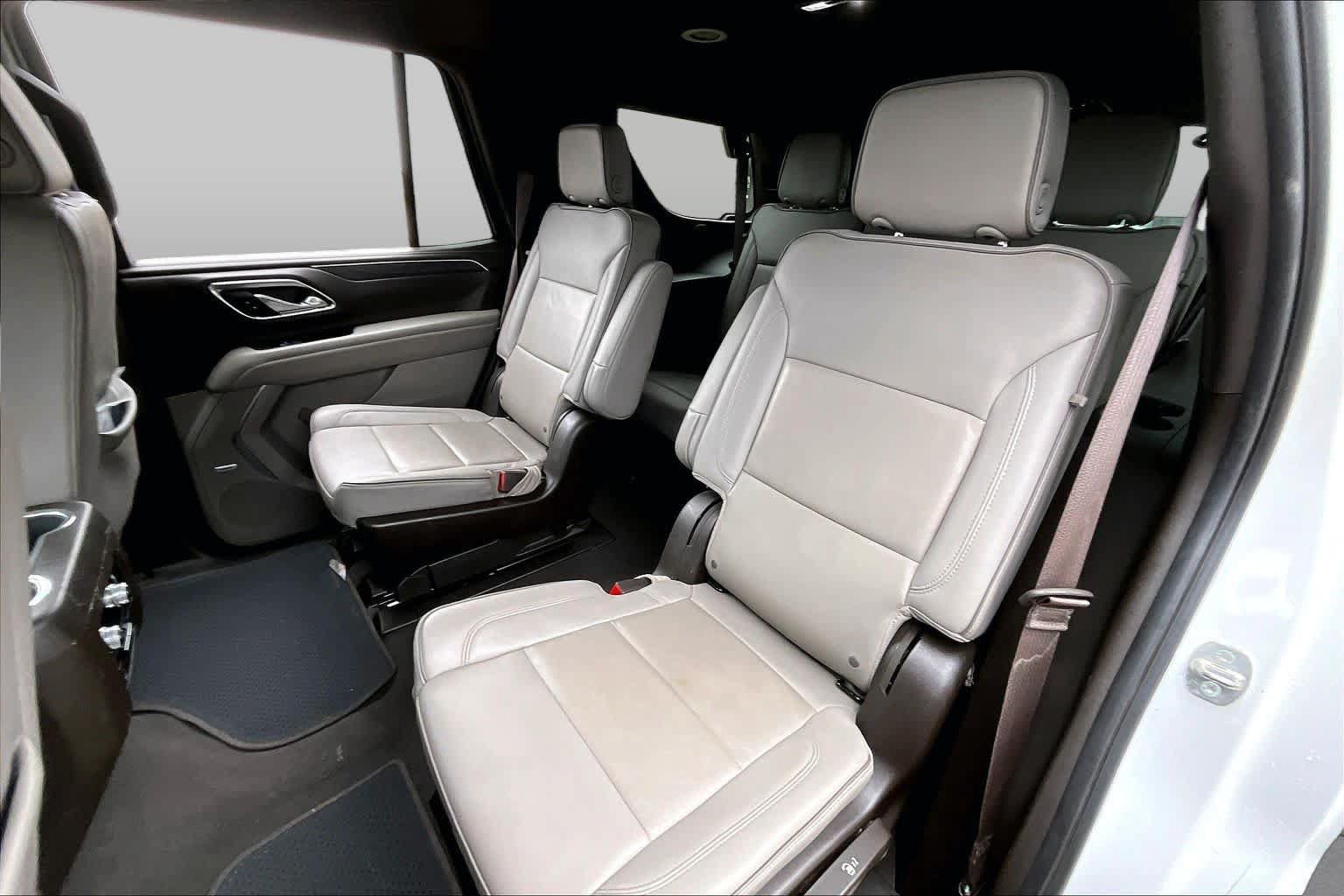 Used 2024 GMC Yukon SLT RWD image 21