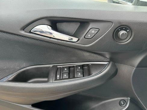 Used 2016 Chevrolet Cruze LT image 15