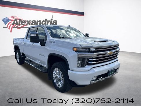 Used 2020 Chevrolet Silverado 2500 High Country w/ Z71 Off-Road Package AWD/4WD image 3