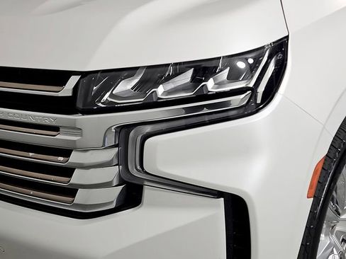 Used 2021 Chevrolet Tahoe High Country w/ Premium Package AWD/4WD image 9