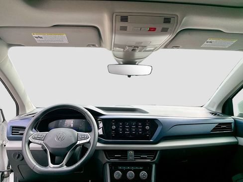 Used 2023 Volkswagen Taos SE w/ Panoramic Sunroof Package FWD image 15
