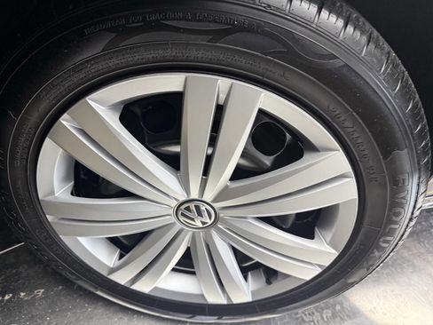 Used 2017 Volkswagen Jetta S image 25