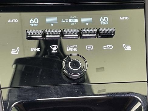 Used 2024 Porsche Cayenne image 30