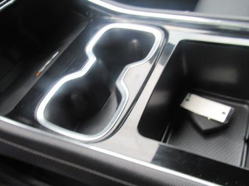 Used 2025 Chevrolet Traverse LT FWD image 28