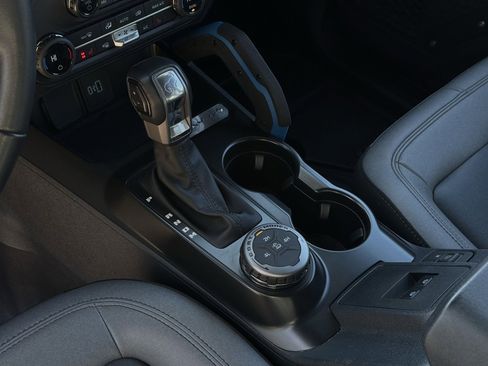 Used 2024 Ford Bronco Black Diamond image 29