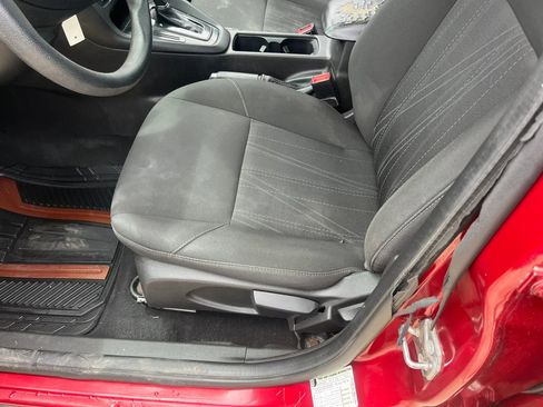Used 2017 Ford Focus SE FWD image 19